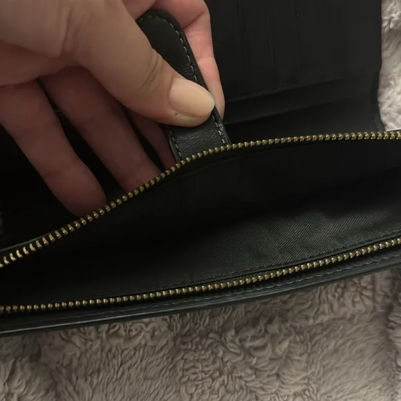 Coach Essential Slim Wallet - Picture 9 of 9